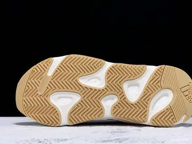 'Magnet' Boost Yeezy 700 FV9922 Adidas v2 0503